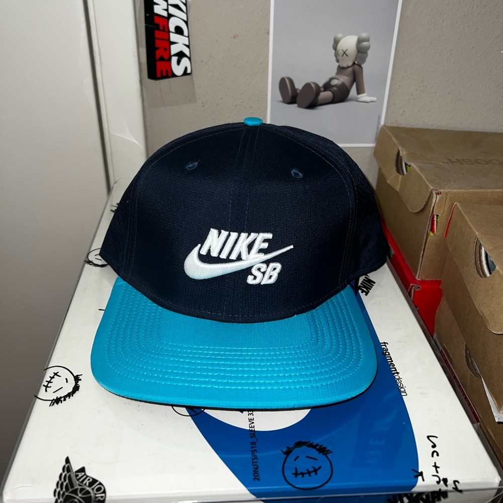 Nike Sb Trucker Snapback Hat Cap Aqua/Navy 629243-452 Pre owned Aerobill 2015